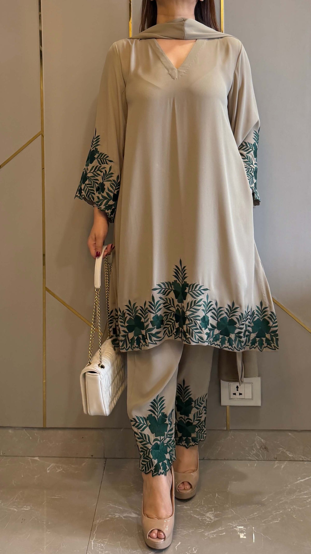 Gin Green Embroidered Gara Co-ord Set with Optional Dupatta