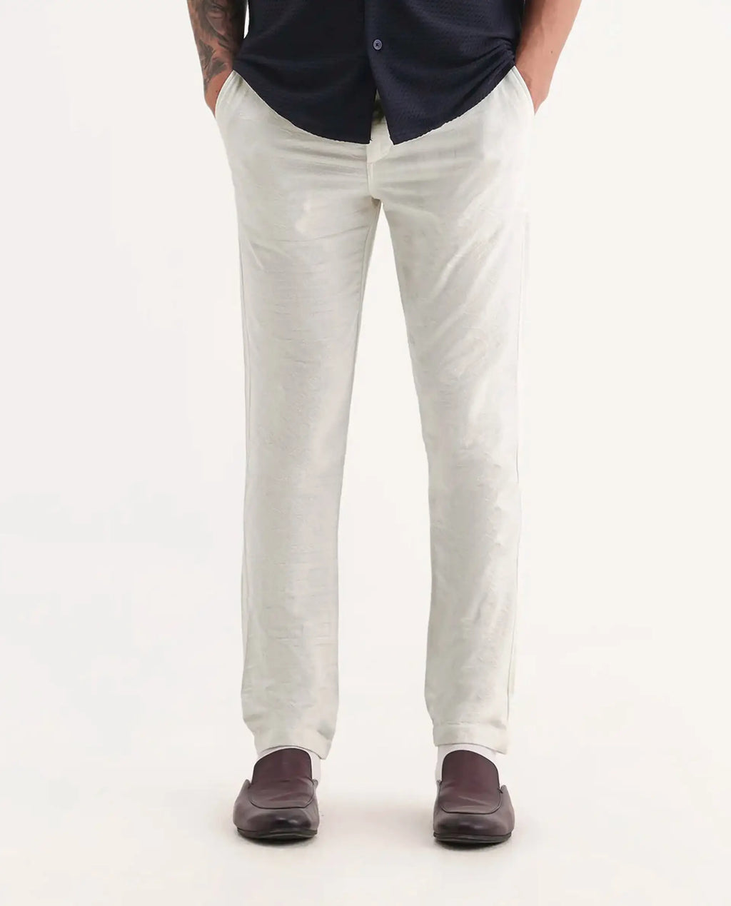 Rare Rabbit Men Jeck-Aw25 White Cotton Fabric Button And Zip Closure Closure Jacquard Trouser