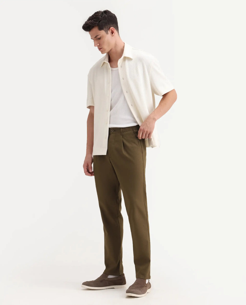 Rare Rabbit Men's Tula Light Olive Polyester Blend Plain Relaxed Fit Trouser